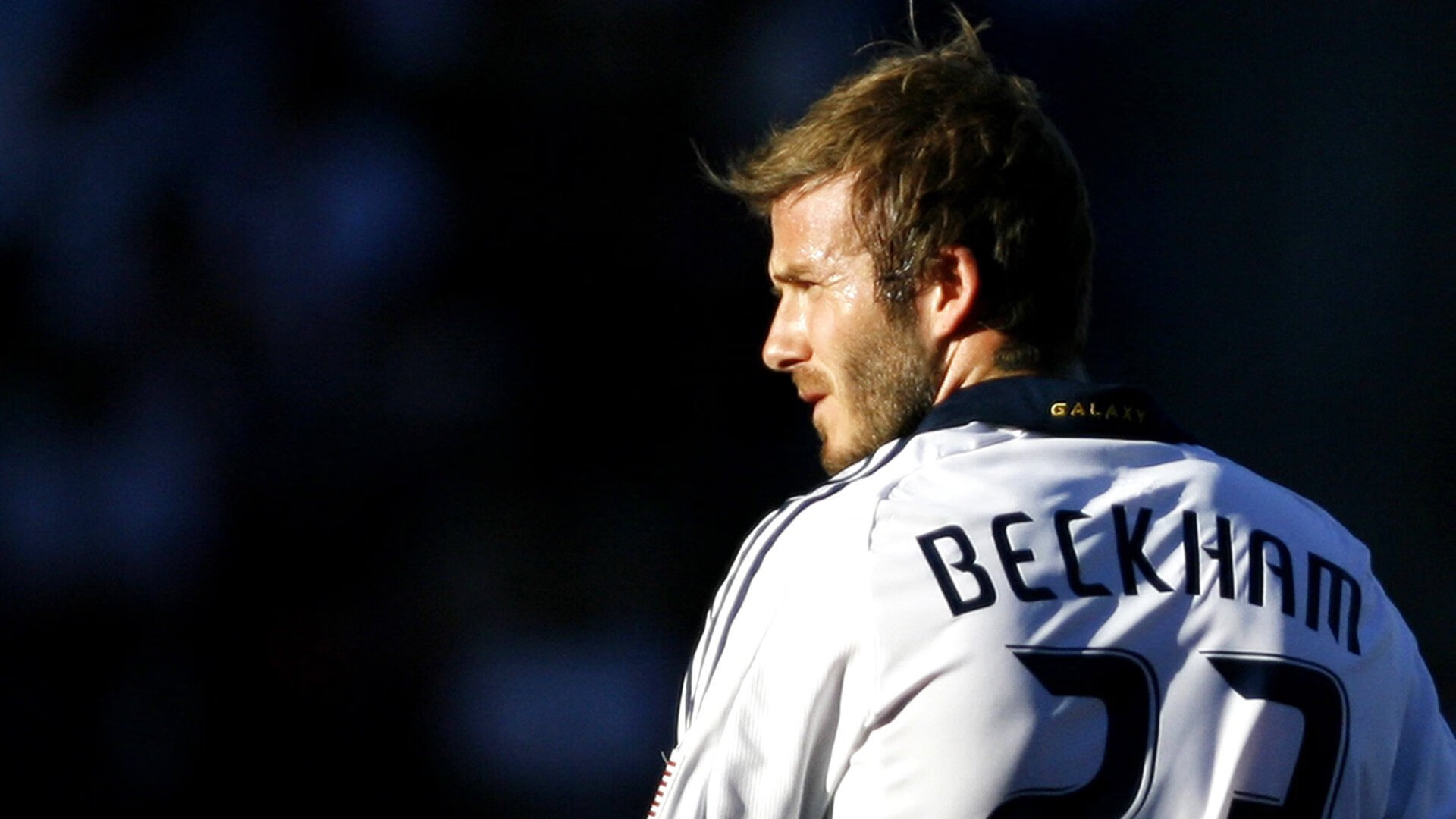 “足球文化讲座走进高校,激发青年足球热情”,足球文化进校园演讲稿